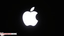 Aydınlatmalı Apple logosu arka kısımda