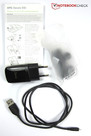 Kutuda olanlar: modüler güç adaptörlü, micro USB kablo, kulaklık ve hızlı başlangıç rehberi