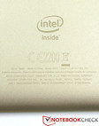 Quad-core sistem çipi: Fonepad 8 de Intel Atom Z3560 kullanılıyor