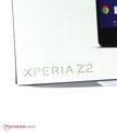 5.2 inçlik Xperia Z2, Galaxy S5 ve HTC One M8 modellerinden biraz daha büyük.
