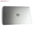 Yine de Dell orta giriş seviyesi multimedia notebook üreticilerinden biri olmaya karar vermiş gibi.