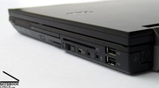 Dell Latitude E6500 tüm önemli portları kasanın üzerinde barındırıyorö bunların yanı sıra eSATA ve dijital görüntü çıkışıda bulunuyor.