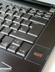 Opsiyonel klavye ışığı ise karanlık mekanlarda kullanım için gayet uygun.