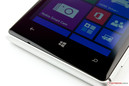 Windows Phone 8 için tipik sanal kontrol butonları alt köşeye yakın konumlandırılmış.