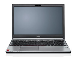 Combines performance and mobility: The Fujitsu Lifebook E754 is a balanced all-rounder.
