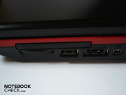 ExpressCard, 4-ü 1 arada kart okuyucu, USB 2.0, eSATA/USB 2.0 kombo ve Firewire sağ tarafta