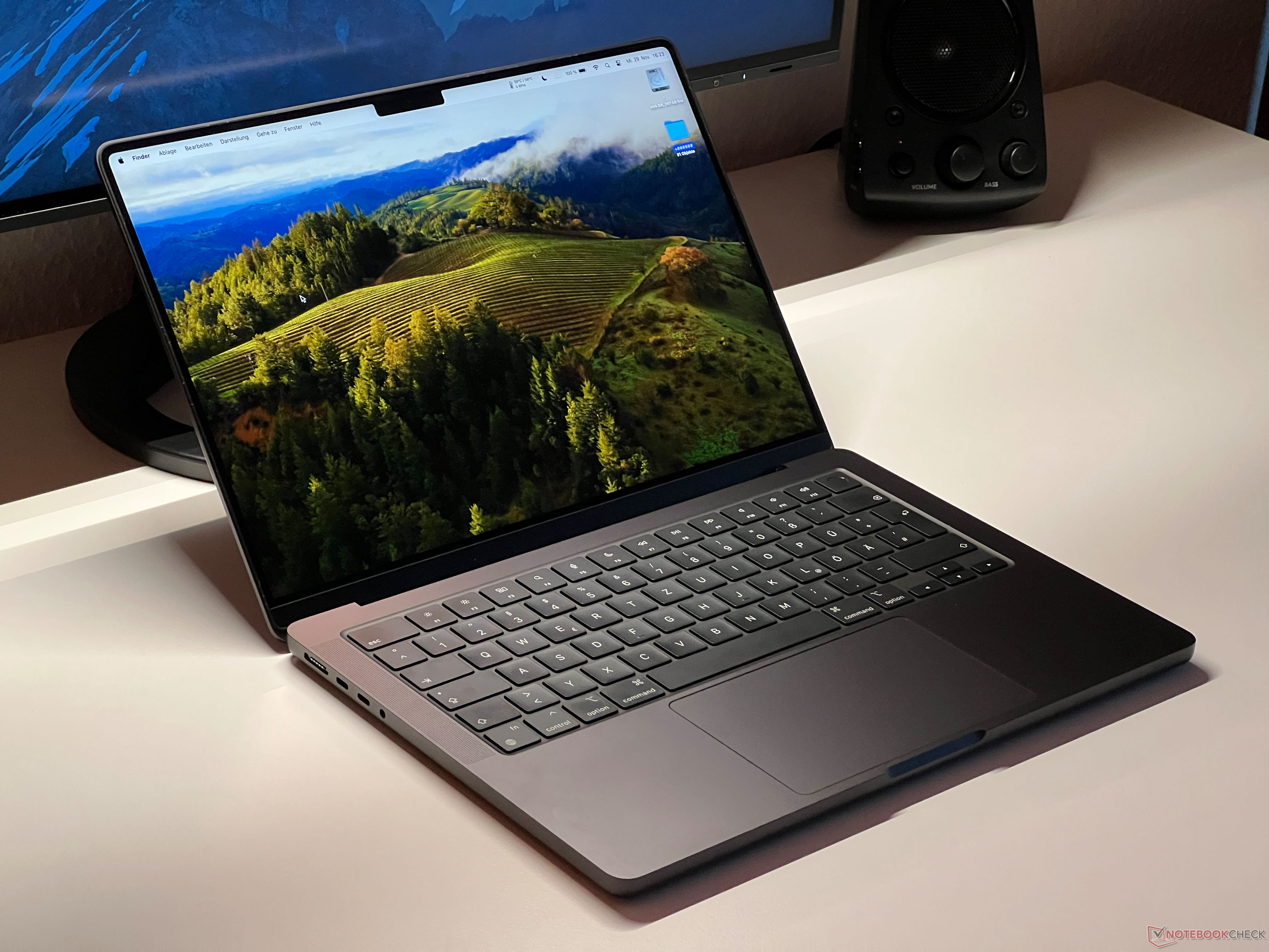 Apple MacBook Pro 14 2023 M3 Pro incelemesi - Geliştirilmiş