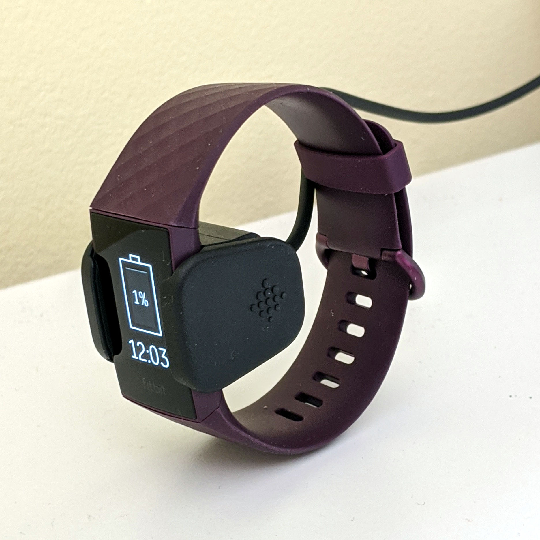 Fitbit Charge 4 Fitness Bandı İncelemesi: Huawei Band 4 Pro modeline