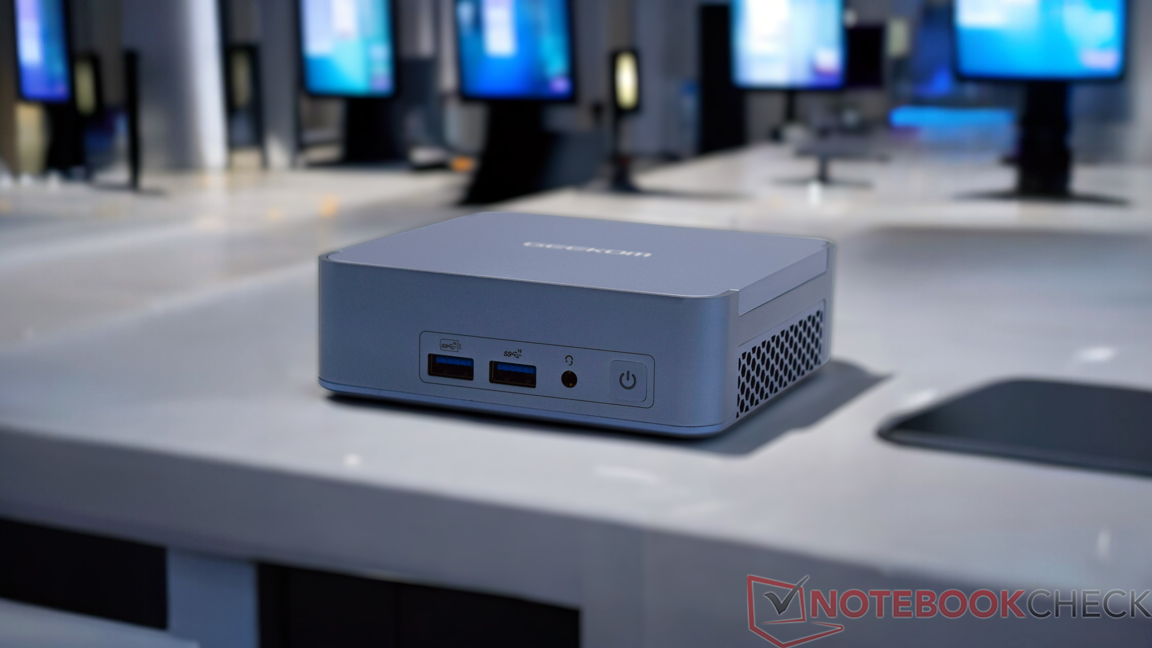 GEEKOM AX8 Pro Mini PC AMD Ryzen 7 8845HS - 32GB DDR5 RAM, 1TB SSD, Windows 11 Pro, Radeon 780M, Wi-Fi 6E