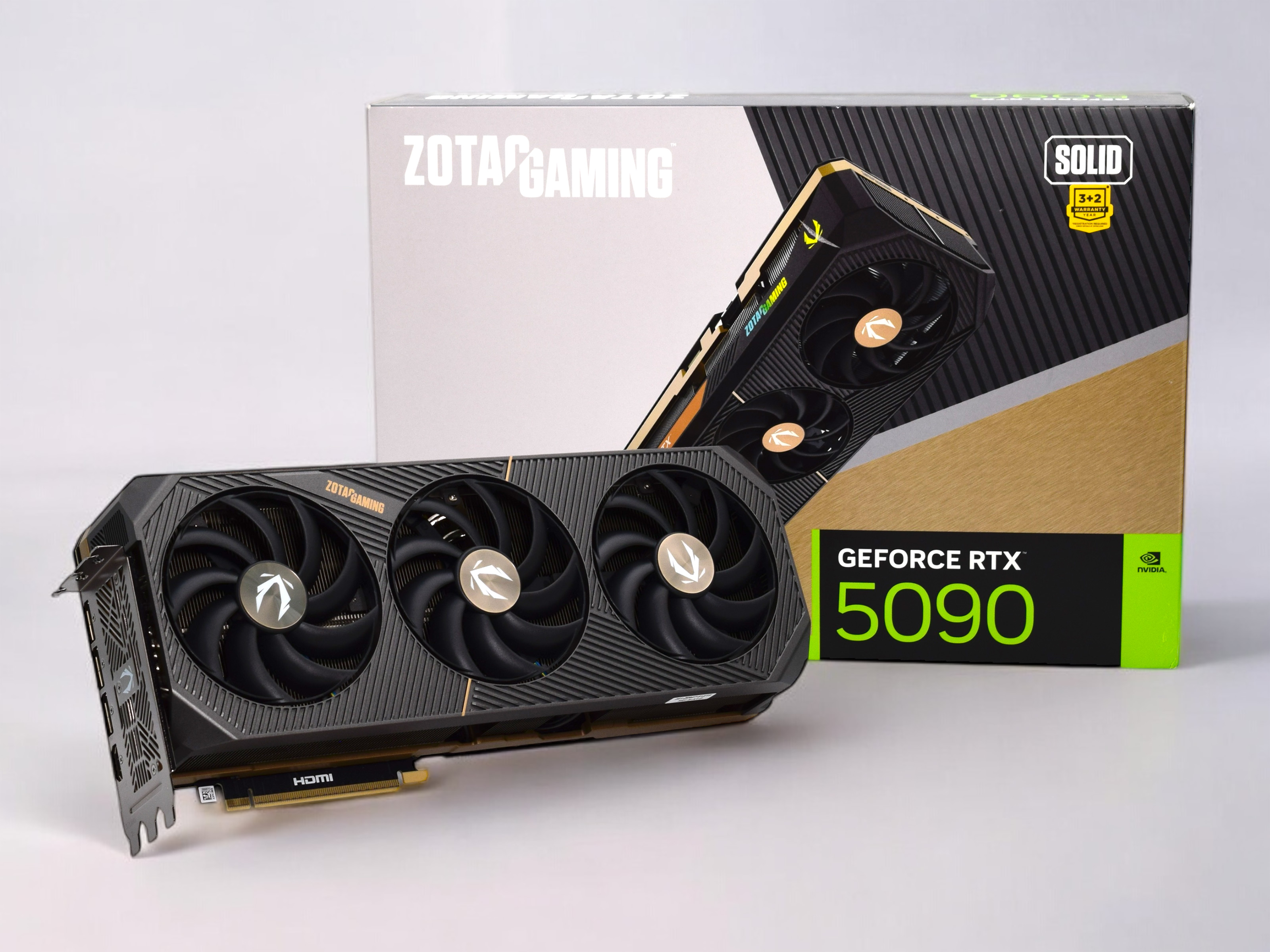 説明欄必見！ZOTAC GeForce RTX5090 32GB ZOTAC GAMING GeForce RTX™ 5090 AMP Extreme INFINITY | ZOTAC