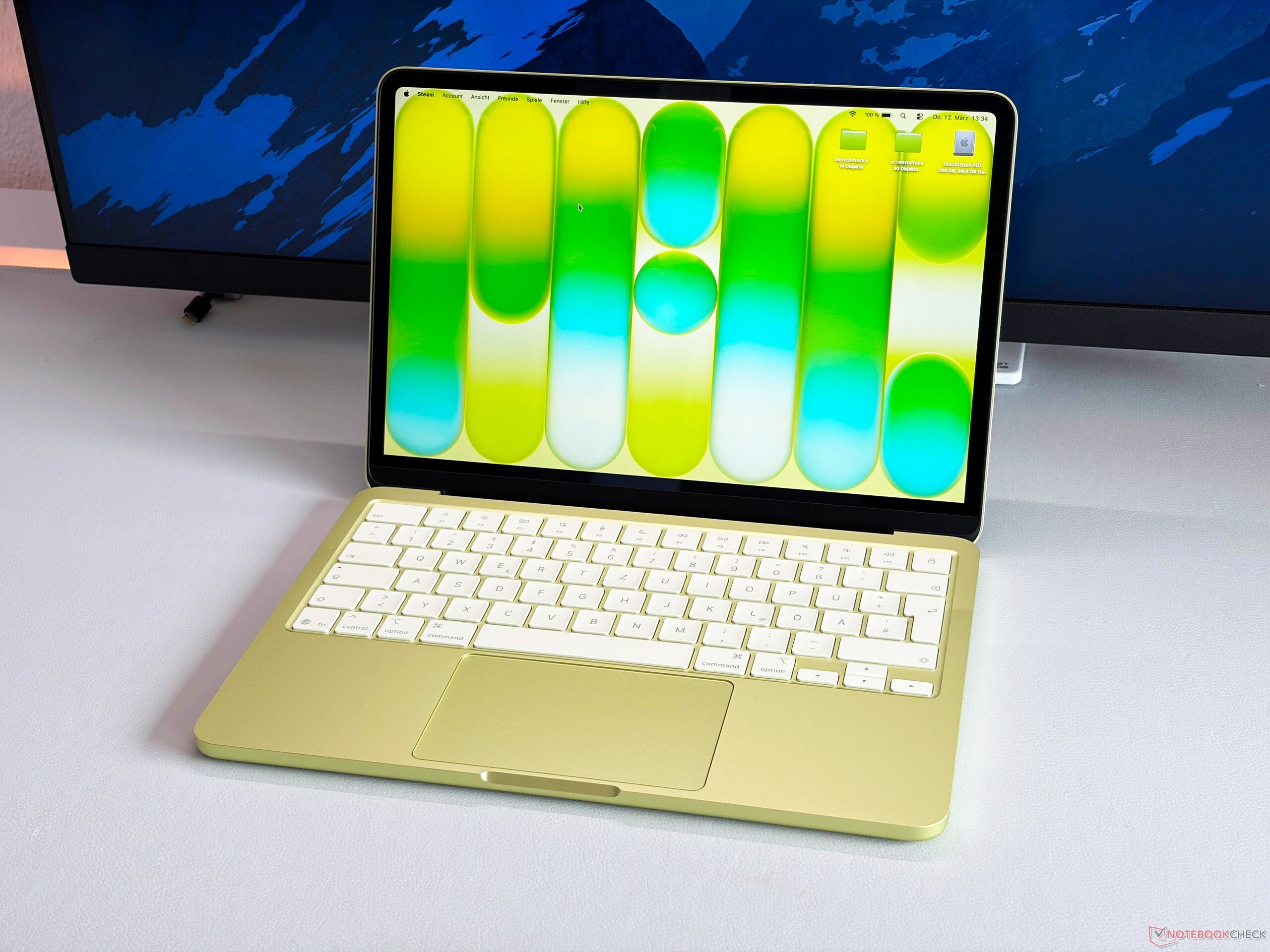Apple MacBook Neo'nun yeni renklere ve daha yüksek fiyata sahip