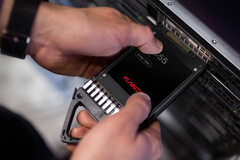 Bir SanDisk kurumsal SSD. Flash depolama fiyatları geçtiğimiz yıl içinde birkaç kez artış gösterdi.
