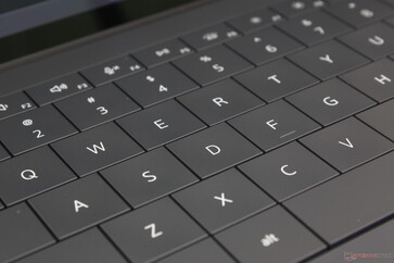 Arkadan aydınlatmalı sıfır kafesli klavye 0,8 mm hareketle geri döner