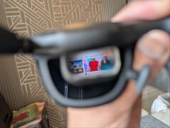 MacBook Air'e bağlı Xreal One Pro