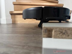 4.5 cm yüksekliğinde.