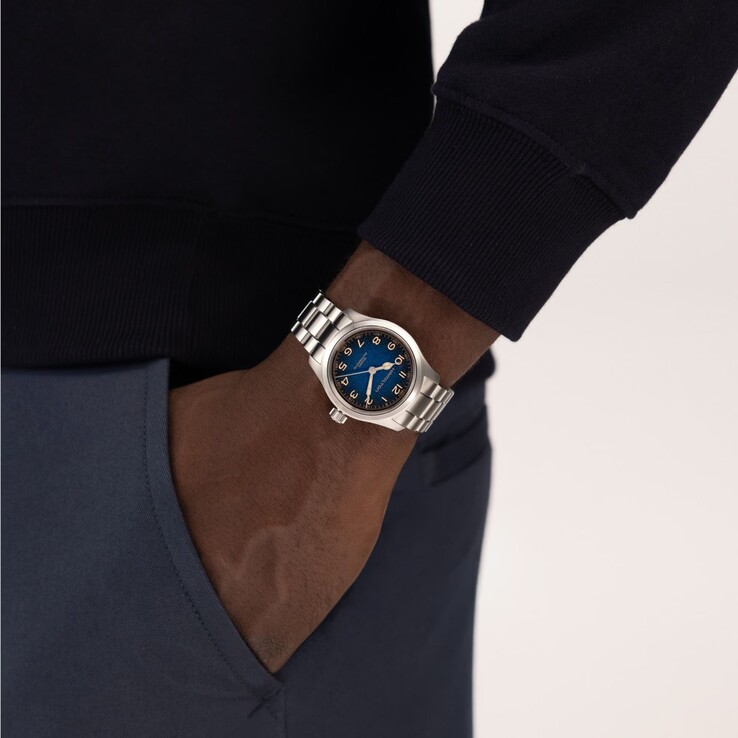 Hamilton Khaki Field Murph 38 mm, 80 saatlik güç rezervi sunar