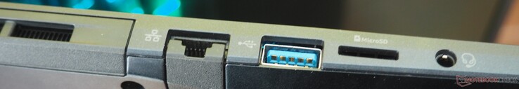 solda: RJ45-LAN, USB-A, microSD, ses