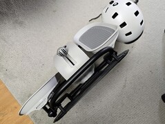 Cihaz dik olarak saklandığında çok az yer kaplar