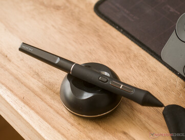 Huion Kamvas 16 Gen 3 kalem standı alternatif pozisyon