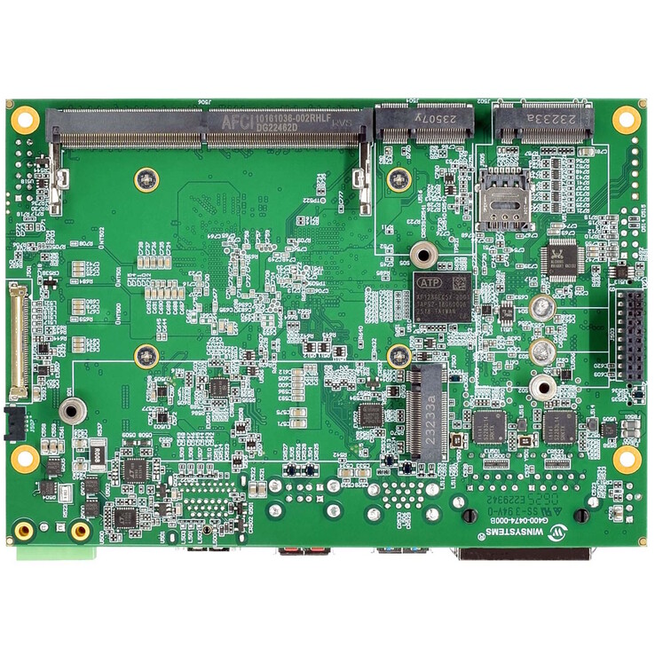 Ayrıca bir SIM kart yuvası da bulunmaktadır ve bir hücresel modem sonradan takılabilir.