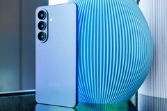 Apple iPhone 17 ve resimde görülen Galaxy S26, premium akıllı telefon trendinden yararlanan modeller arasında yer alıyor.