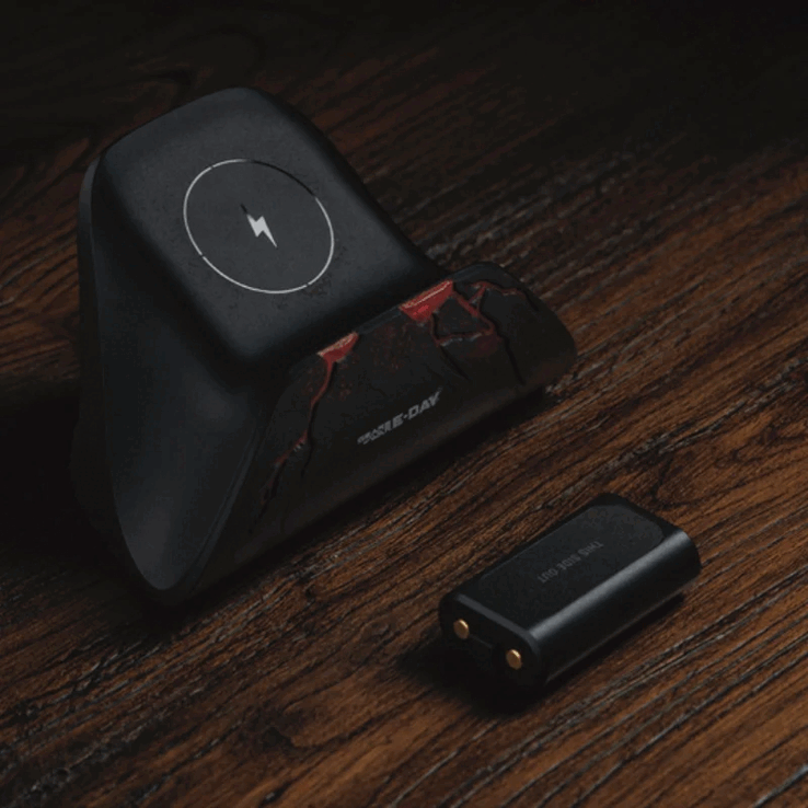 Xbox Kontrol Cihazları için 8BitDo Ultimate Şarj Yuvası - Gears of War: E-Day, kablosuz bir pil paketi ile birlikte gelir.