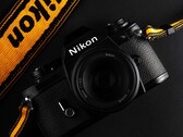Nikon, yakında optik devi EssilorLuxottica'nın eline geçebilir.