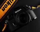 Nikon, yakında optik devi EssilorLuxottica'nın eline geçebilir.