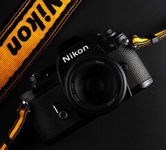 Nikon, yakında optik devi EssilorLuxottica'nın eline geçebilir.