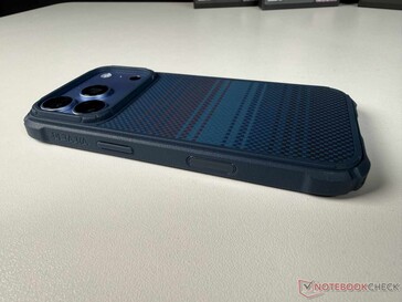 Pitaka Cairn Case özellikle sağlamdır...