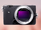 Minik Sigma fp tam kare fotoğraf makinesinin halefinin yakında çıkması bekleniyor.