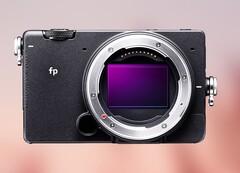 Minik Sigma fp tam kare fotoğraf makinesinin halefinin yakında çıkması bekleniyor.