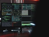Root erişimine sahip bir Linux terminali