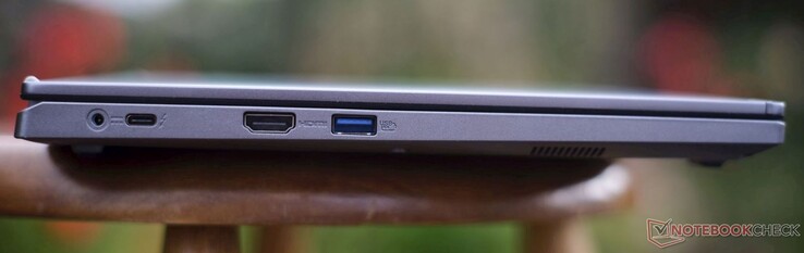 Sol: şarj bağlantı noktası, Thunderbolt 4, HDMI 2.1 (4K60), USB-A 3.2