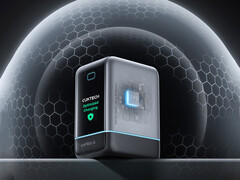 Dijital ekran hızlı şarj durumunu gösterebilir. Resimde: adaptörün ekranını ve iç kısımlarını gösteren bir tanıtım resmi.