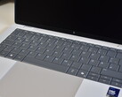 HP EliteBook X G2i 14'ün kullanıcı tarafından çıkarılabilen klavyesi.