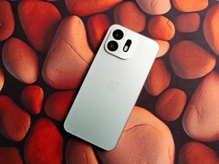 OnePlus N6’nın “Fresh Mint” olarak adlandırılan varyantı olduğu iddia edilen model.