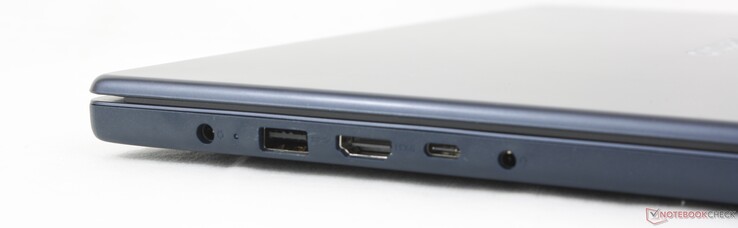 Sol: AC adaptörü, USB-A (5 Gbps), HDMI 1.4, USB-C (5 Gbps) w/ Power Delivery 3.0 + DisplayPort 1.2, 3,5 mm kulaklık