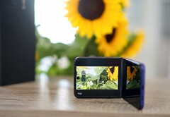 Razr 70 Ultra'daki pil, dar bir alana sığmak zorunda olsa da yine de yeterli bir pil ömrü sunuyor.