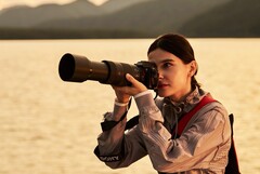 Sony'nin en yeni tam kare zoom lensi hafiftir, ancak hızlı değildir.