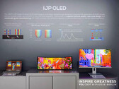 Taşınabilir, üç katlı, 16 ila 28 inç boyutunda IJP OLED monitör