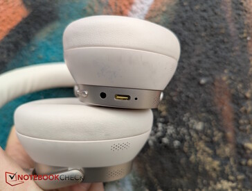 Sol: Ses girişi ve ve USB-C