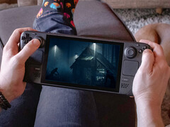 Fright or Flight Cadılar Bayramı paketi, Blair Witch ve diğer hit korku oyunlarını içeriyor. Görselde: Blair Witch çalıştıran Steam Deck'in düzenlenmiş bir fotoğrafı.