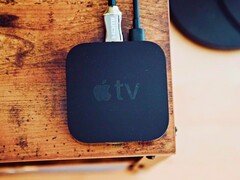 Yeni Apple TV, yeni Siri olmadan piyasaya sürülmüyor. Eski model resimde.