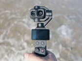 DJI Osmo Pocket 4P'nin iki kamera lensi ile yakın çekimi.