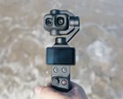 DJI Osmo Pocket 4P'nin iki kamera lensi ile yakın çekimi.