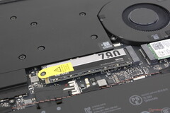 SSD, Blade 16'da buhar odası soğutucusunun ve fanın yanında bulunur