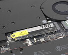 SSD, Blade 16'da buhar odası soğutucusunun ve fanın yanında bulunur
