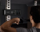 Adam, Gym Nano'yu çekiyor
