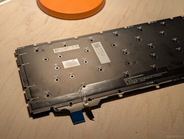 Ne yazık ki, yeni klavye ve pil Laptop 13 Pro'ya özeldir ve orijinal Laptop 13.5 ile uyumlu değildir